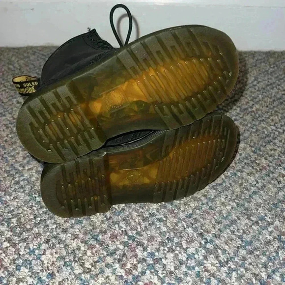 Kids Dr Martens with fuzzy liner size 9 - Picture 6 of 6